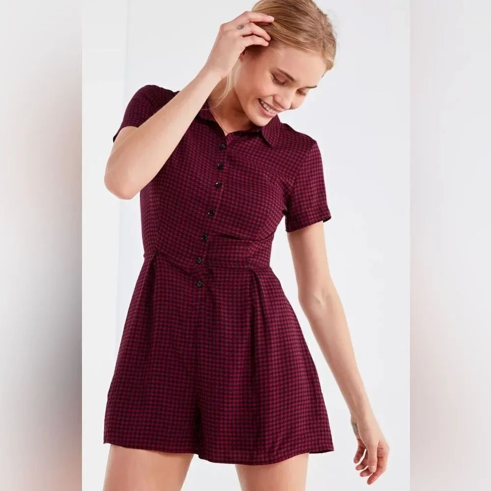 UO Bellina Button-Down Shirt Romper Wine Red Houndstooth 90s Retro Size 4